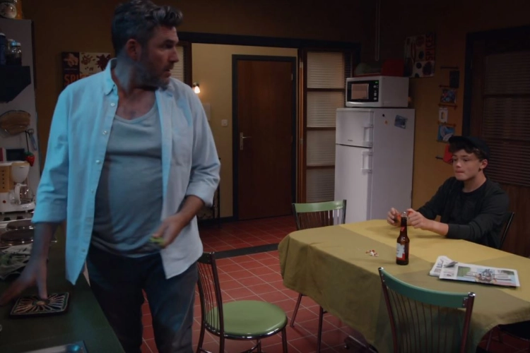 Wat is er aan de hand met Ilja in 'Familie'? De kijkers denken het al